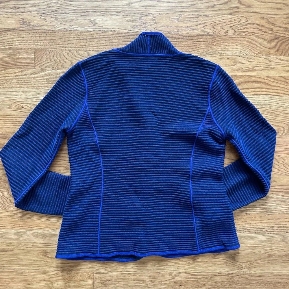 Armani collezioni button sweater cardigan size 8 - Picture 2 of 3